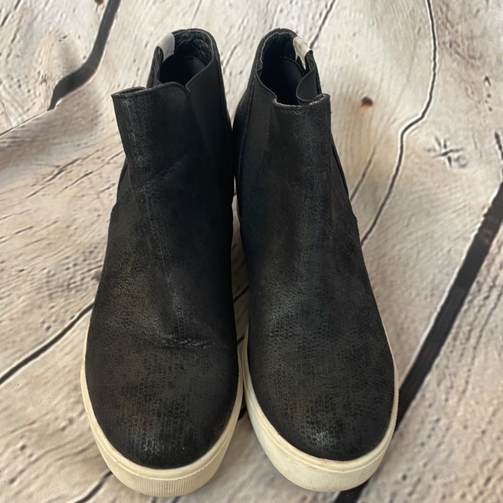 Coconuts By Matisse Black Wedged Heel Slip-On Sneakers Size 7.5 - Picture 3 of 10